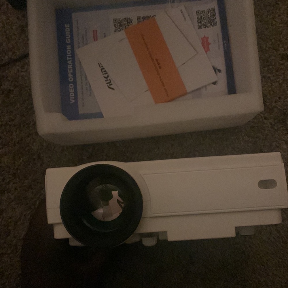 Projector - Picture 6 of 12